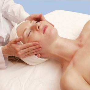 (img - woman in spa)